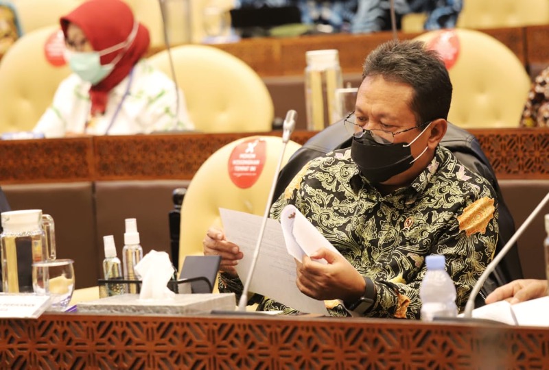 Menteri Kelautan dan Perikanan, Sakti Wahyu Trenggono, rapat kerja dengan Komisi IV DPR di Jakarta, Selasa (9/2/2021).