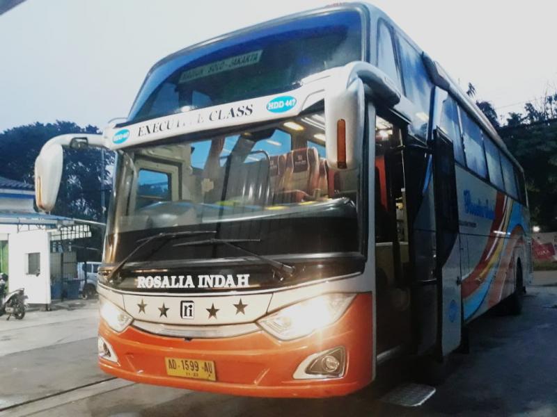 Ketika Bus Trouble Di Jalan Tol, Sopir Bus Rosalia Indah: Susah Nggak ...