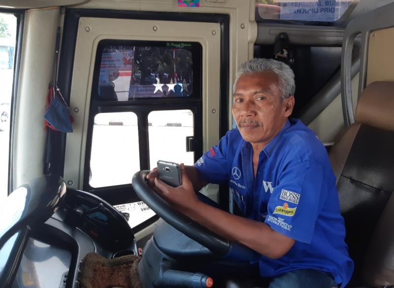 Hardi pengemudi bus PO Haryanto jurusan Madura-Jakarta.