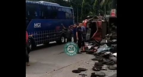 Kecelakaan lalu lintas di Jalan Raya Bogor-Sukabumi [Instagram @Bogor24update]
