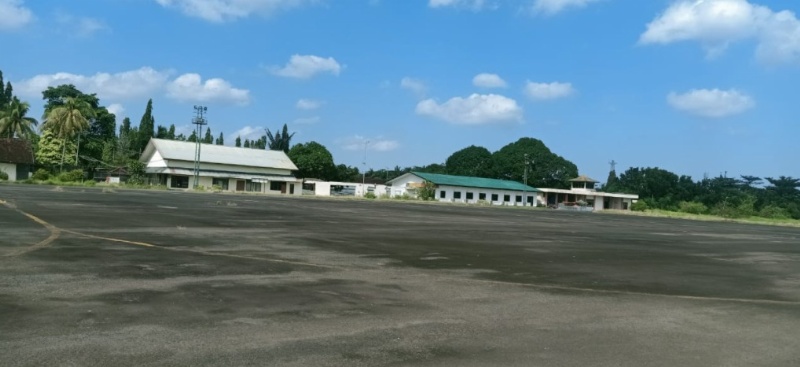 Bandara Salaparang, Lombok