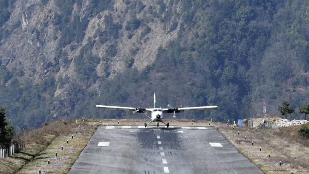 Bandara Lukla di Nepal. (foto:AFP/PRAKASH MATHEMA)