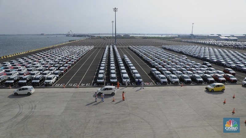 Ilustrasi kesibukan di Pelabuhan Patimban antara lain melayani ekspor  mobil. (Foto:CNBC Indonesia)