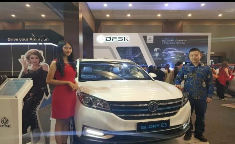 Mobil listrik DFSK dipamerkan di GIIAS 2019 di Medan. (Antara Sumut/Evalisa Siregar)