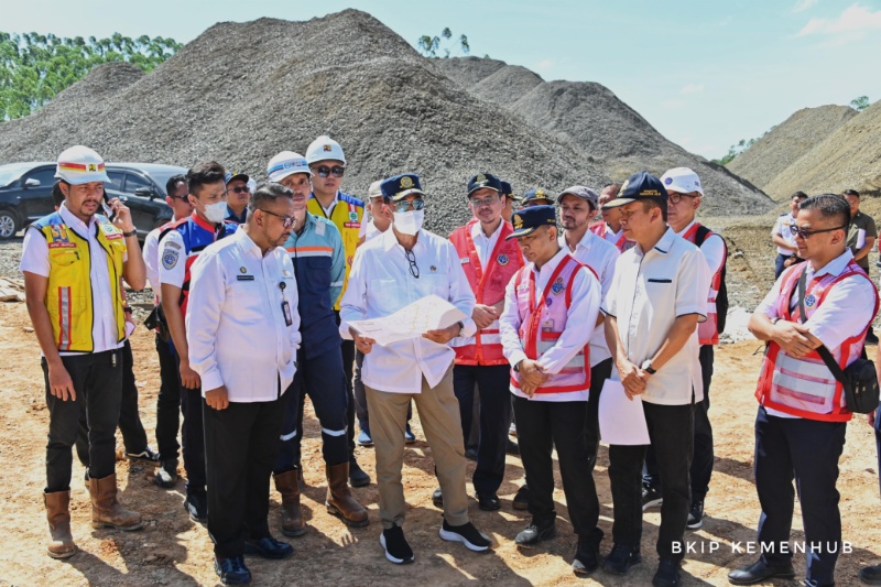 Menhub Cek Lokasi Pembangunan Kereta Otonom Di IKN