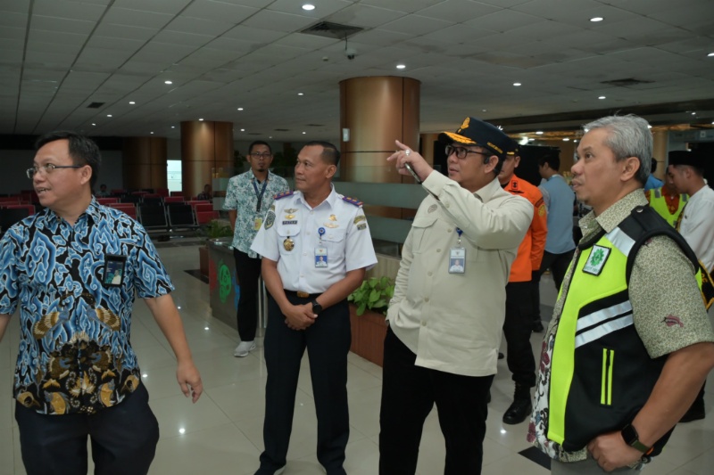 Sesditjen Hubud saat monitoring di Bandara Supadio, Kalimantan Barat