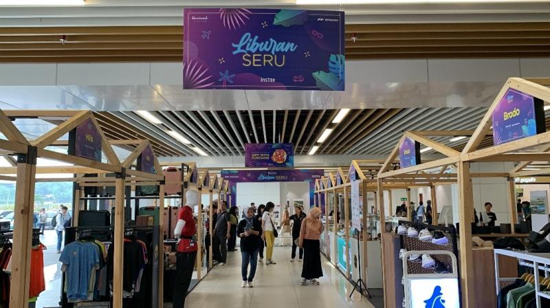Bazaar Tematik Liburan Seru dihadirkan KCIC berkolaborasi dengan Sarinah  di Stasiun Halim dihadirkan sampai 23 Juli 2024. (Foto:dok.KCIC)