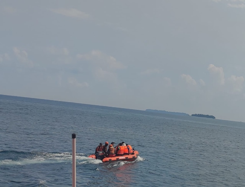 Peserta pelatihan sehelum menyelam di Kepualauan Seribu