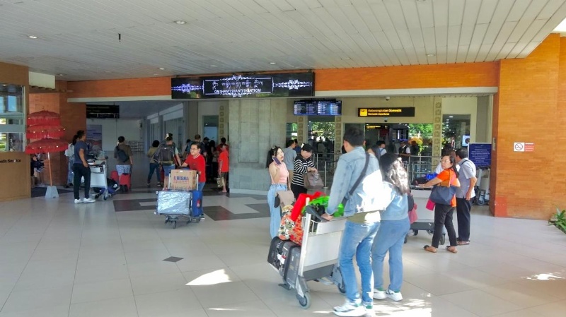 Penumpang di Bandara Angkasa Pura I
