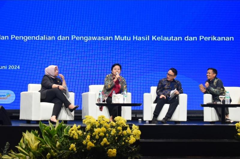 Kepala BPPMHKP, Ishartini menekankan pentingnya ikan bermutu dalam menunjang keamanan pangan pada Peringatan Hari Keamanan Pangan Sedunia di Surabaya (21/6/2024).